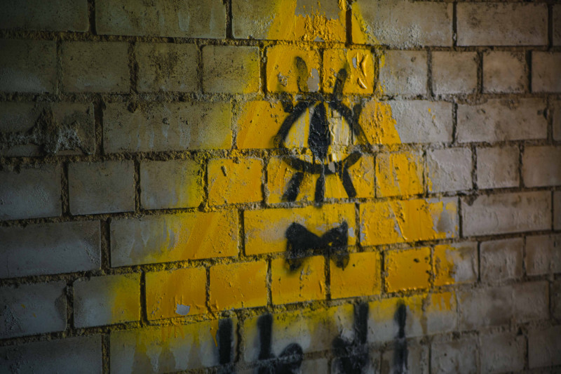 Почти каждая стена украшена граффити. Фото: ZabNews