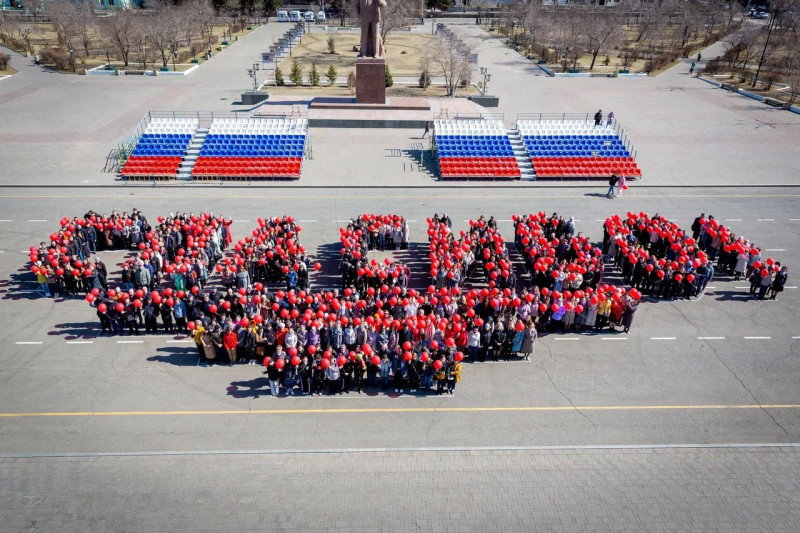 Акция «Спасибо деду за Победу»‎ прошла 4 мая на площади Ленина в Чите