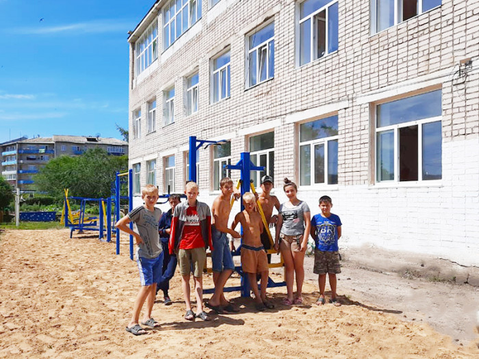 Новый спорткомплекс установили в детском центре Сретенского района