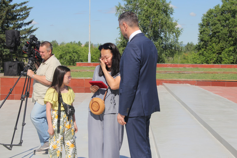 Осипов вручил орден Мужества матери погибшего в спецоперации читинца