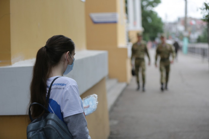 Волонтёры перед парадом Победы в Чите раздали 3 тысячи масок