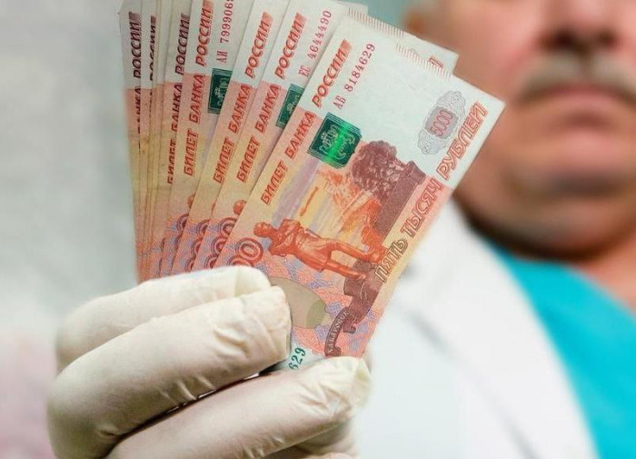 92 миллиона рублей выплатят медикам Забайкалья, лечащим COVID-больных