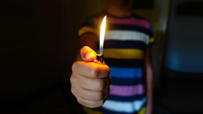 Зажигалки хотят запретить продавать детям до 18 лет в Забайкалье из-за токсикомании