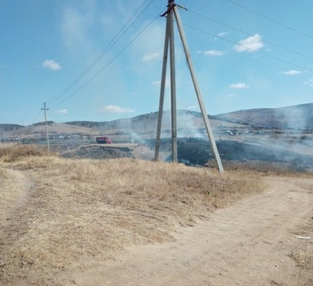 Кладбище загорелось в селе Засопка под Читой