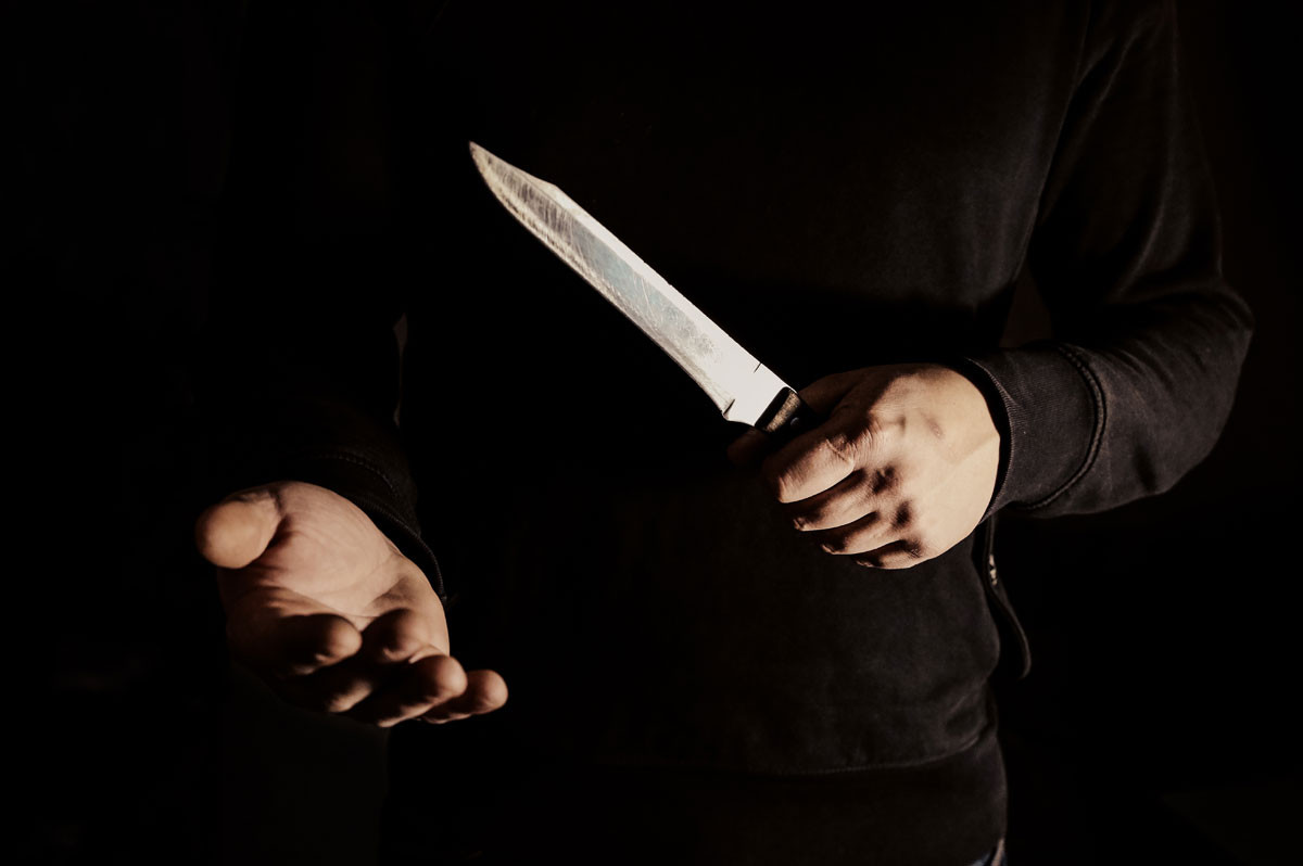 Суд в Чите приговорил военного к 3 годам колонии за нападение с ножом на сослуживца