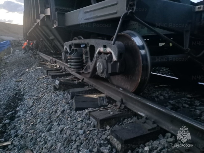 Грузовой поезд сошёл с рельсов на перегоне Куэнга - Приисковая