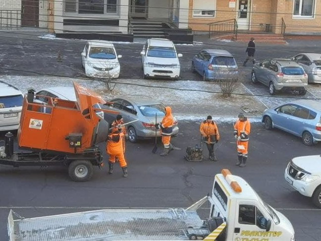 Дорожники в Чите начали ямочный ремонт на улице Новобульварной 13 декабря