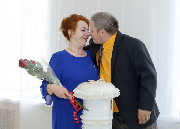 Читинцы поженились через 40 лет после расставания