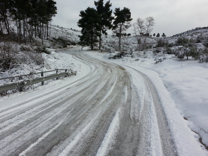 Водителей предупредили о снеге на дорогах в нескольких районах Забайкалья