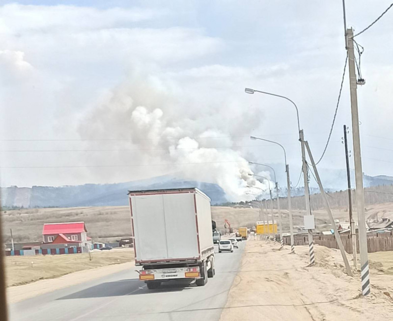 Лесной пожар разгорелся около посёлка Дарасун в Забайкалье. Фото: telegram-канал «ЧВК Чита»