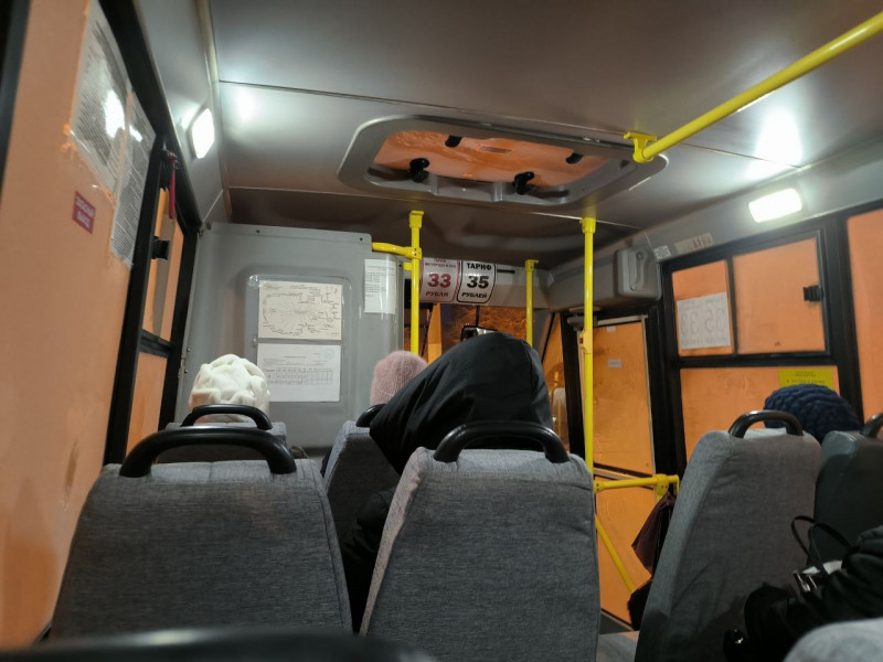 Водитель маршрутки № 58 начал проезжать мимо пассажиров в Чите при 30-градусном морозе