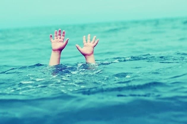 Двухлетняя девочка в Забайкалье утонула в нескольких метрах от дома