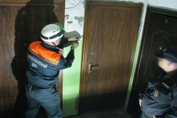 Тело 65-летней женщины обнаружили спасатели в одной из квартир Читы