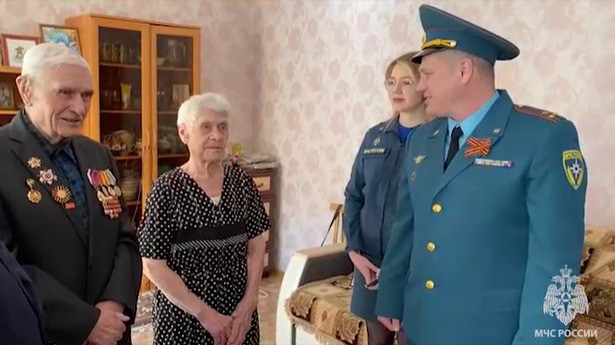 Фото: кадр из видео с поздравлением из телеграм-канала ГУ МЧС России по Забайкальскому краю