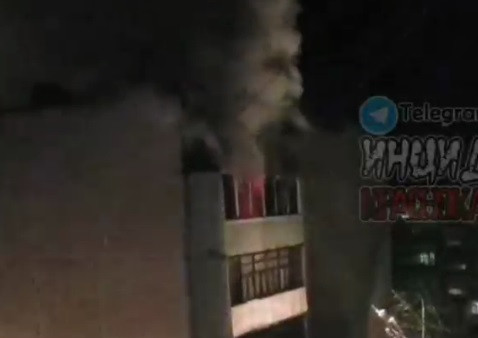 Квартира сгорела в Краснокаменске из-за неисправной зарядки от телефона