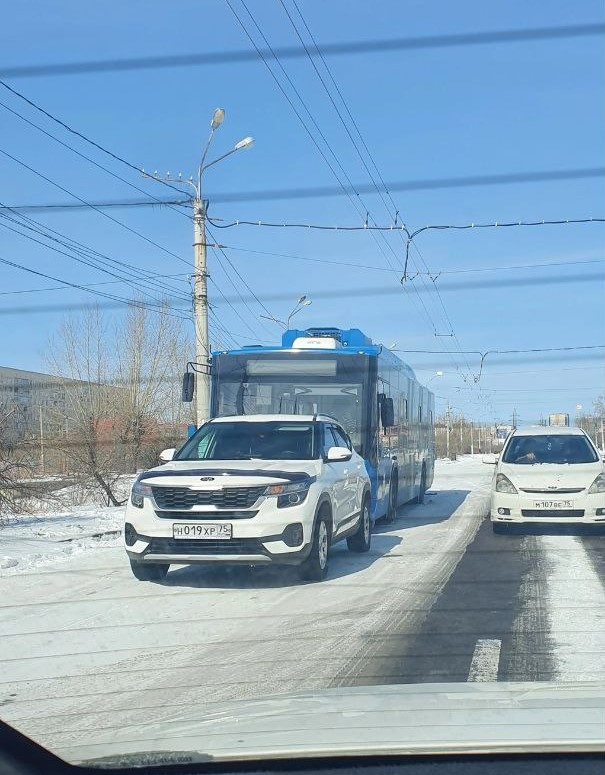 Два ДТП с троллейбусами случились в Чите 23 марта
