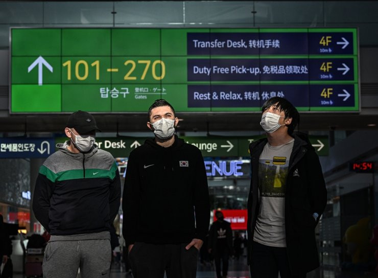 Студент из Бурятии застрял в аэропорту Кореи, куда прибыл искать убежища от мобилизации