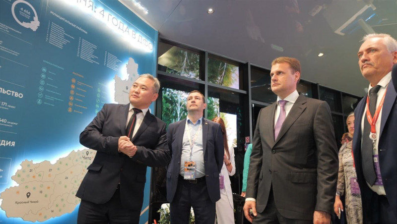 Глава Минвостокразвития России посетил площадку Быстринского ГОКа на ВЭФ-2022