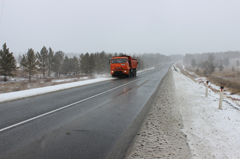 19 единиц дорожной техники убирают от снега федеральные автодороги Забайкалья