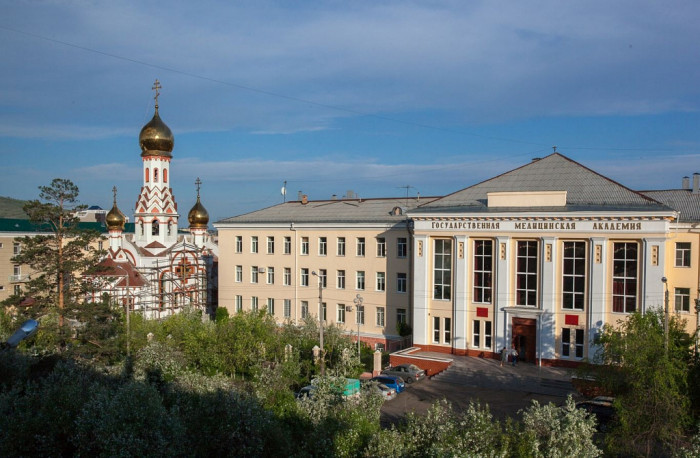 Выпускники из 58 регионов России пытались поступить в Читинскую медакадемию в 2020 году