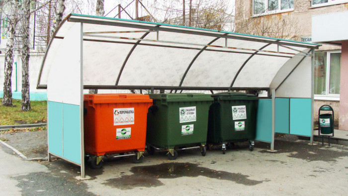 Осипов поручил обеспечить контейнерами для мусора все многоквартирные дома края