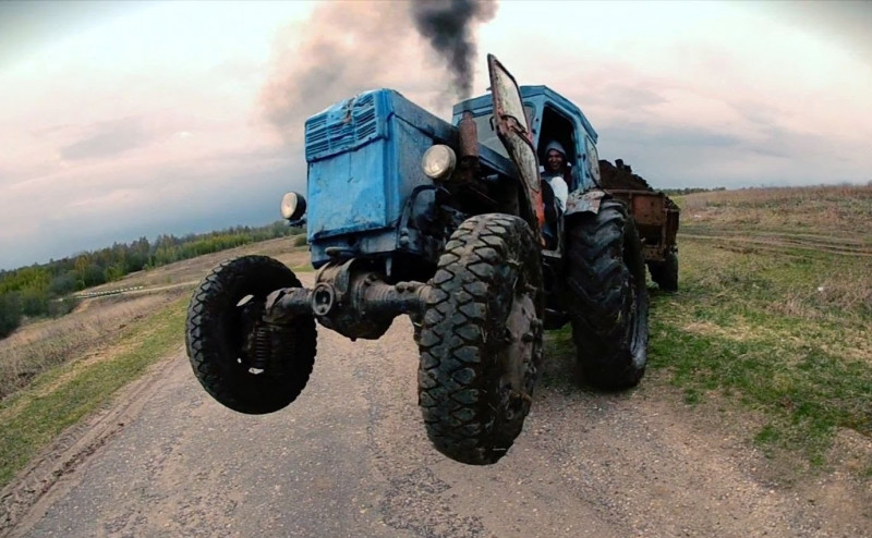 Тракториста в Забайкалье посадили на год, он часто катался пьяным по селу