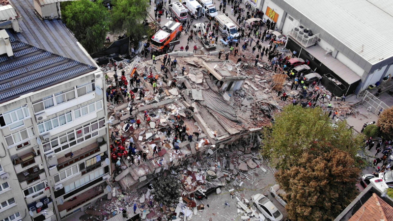 Один гражданин РФ погиб при масштабном землетрясении в Турции