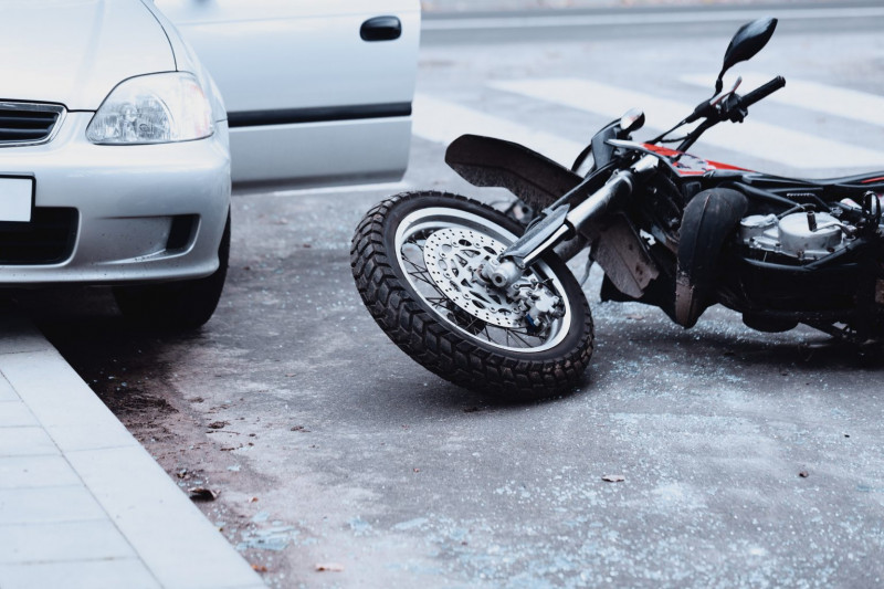 Подросток пострадал в лобовом столкновении мотоцикла и иномарки в посёлке Атамановка
