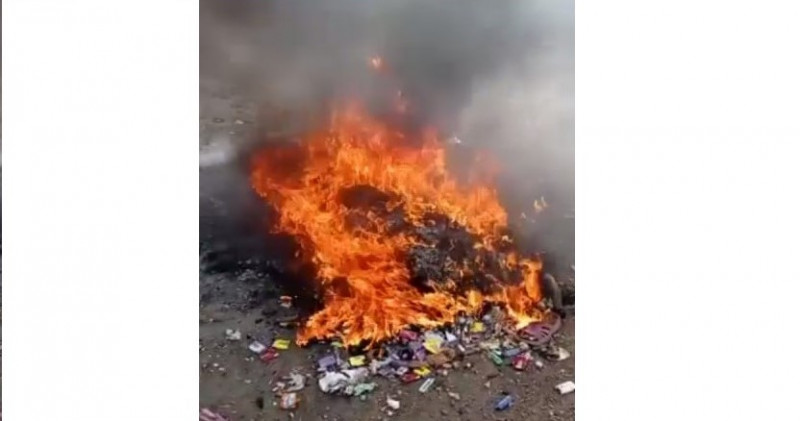 Мусор загорелся в машине «Олерона» в Чите из-за выброшенных зажигалок