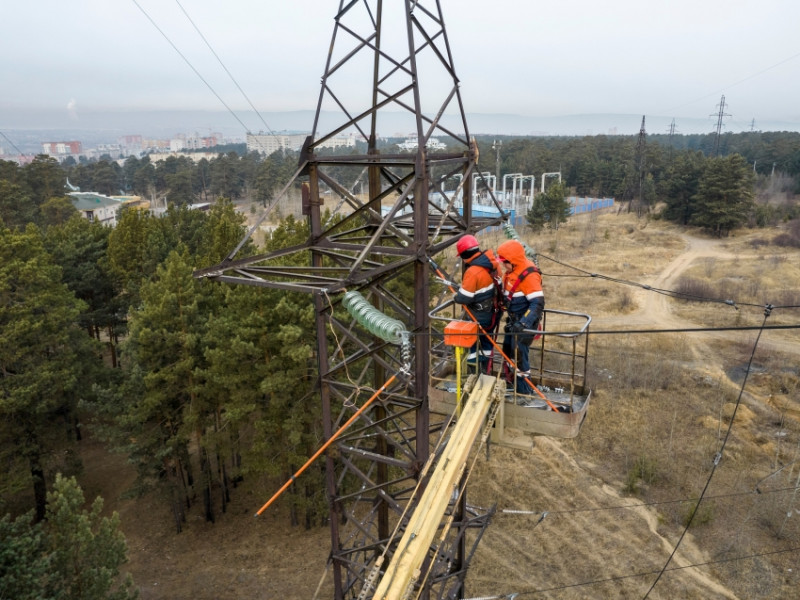 40 энергетиков восстанавливают сети после грозового шторма в Забайкалье