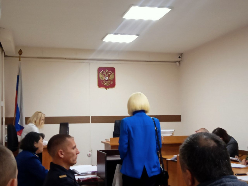 Защитник обвиняемого во взятке Москвитина обвинил свидетеля в уклонении от вопроса