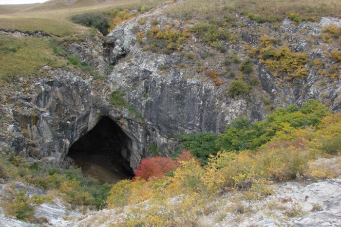 Пожарные Забайкалья заложили капсулу времени в пещерах Хээтей