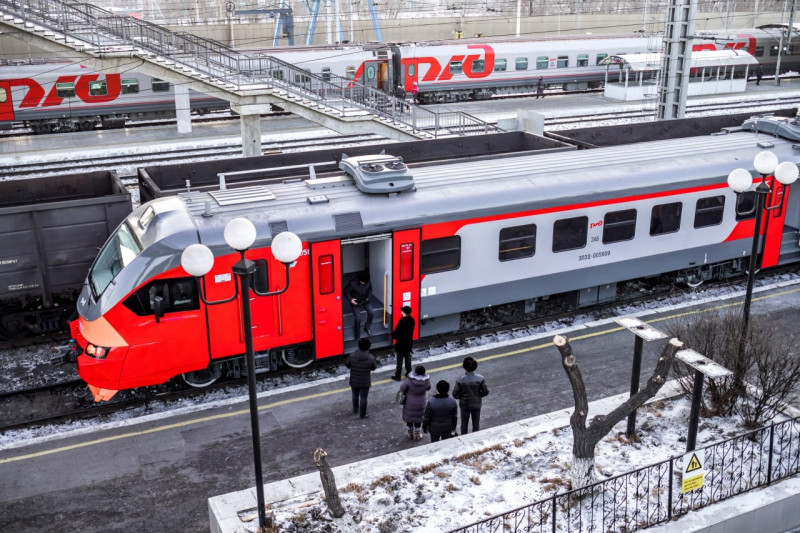 Опасных предметов в пассажирском поезде «Россия» не нашли