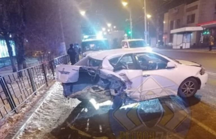 Пьяный водитель влетел в иномарку, которая от удара сбила двух пешеходов в Чите