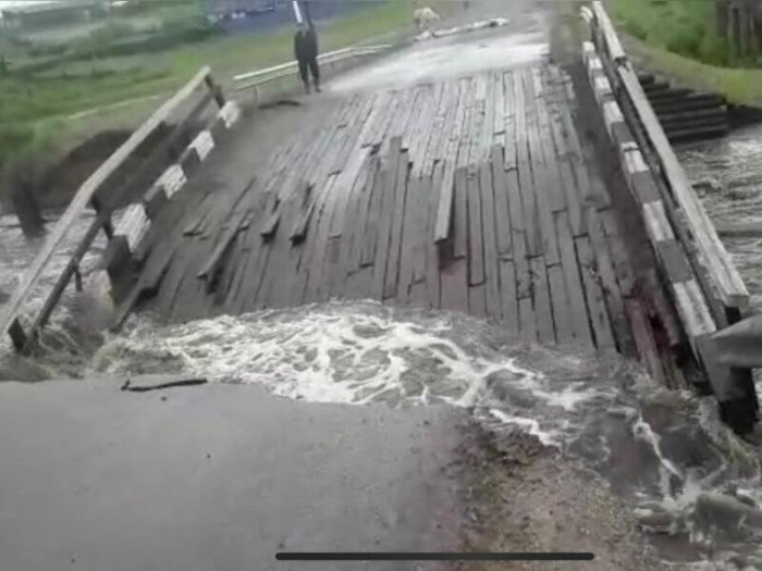 Подъезд к шести сёлам Нерчинского района отрезало из-за разрушенного моста