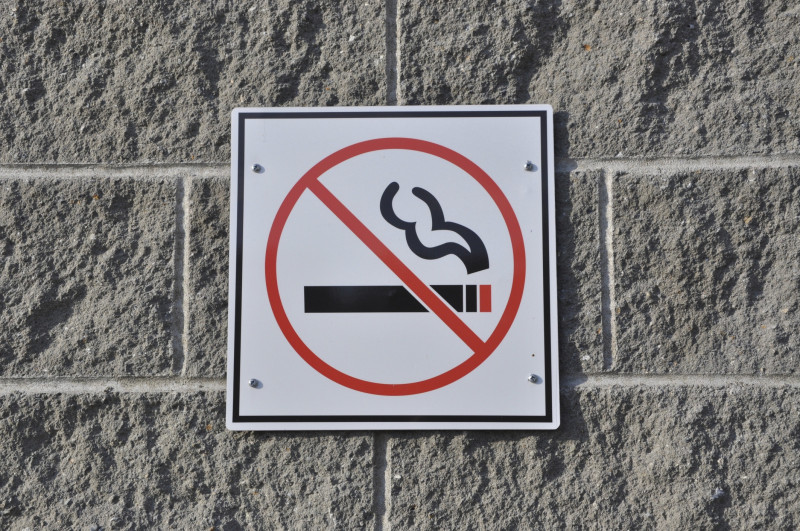 Курить запретят в Забайкалье в парках и на остановках