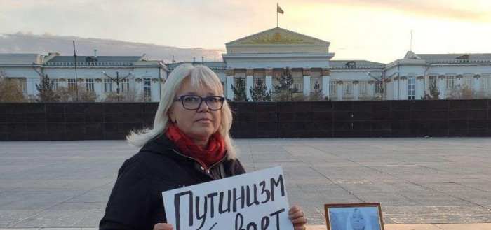 Правозащитник Савватеева вышла на пикет из-за смерти журналистки