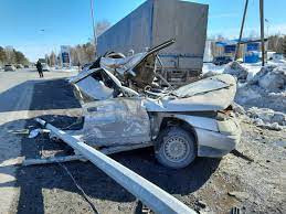 Водитель Toyota Corolla Spasio врезался в большегруз и погиб на трассе Чита—Забайкальск