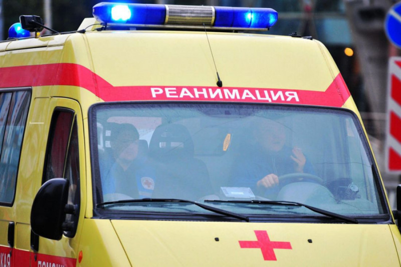 Пострадавшего в тройном ДТП на Угданском кольце увезли в больницу в тяжёлом состоянии