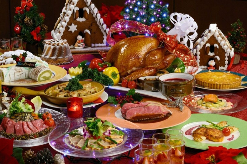 Главный эксперт по питанию посоветовал не ограничивать себя в еде на Новый год
