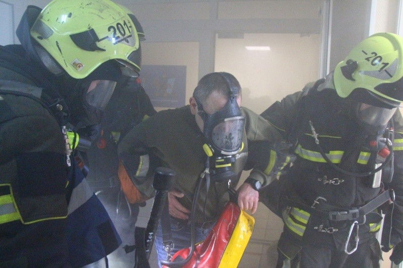 Пожарные эвакуировали 8 человек из-за задымления в многоквартирном доме Читы