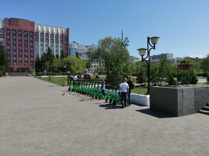 Прокат электросамокатов запретили на площади Ленина в Чите