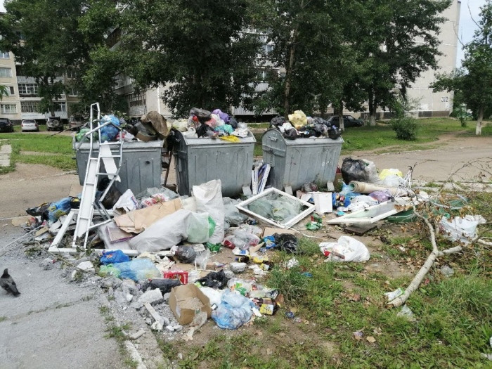 «Олерон+» объяснил сбои вывоза мусора в Краснокаменске низкой платёжноспособностью