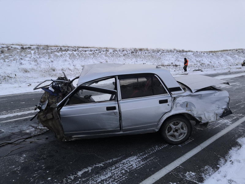 Водитель и пассажир «Жигулей» погибли в ДТП с фурой на трассе в Забайкалье