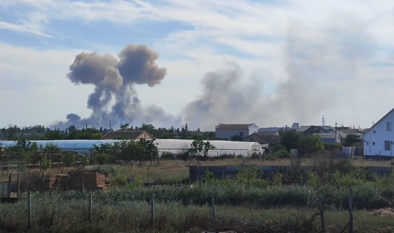 Произошла детонация нескольких авиационных боеприпасов – МО про взрывы в Крыму