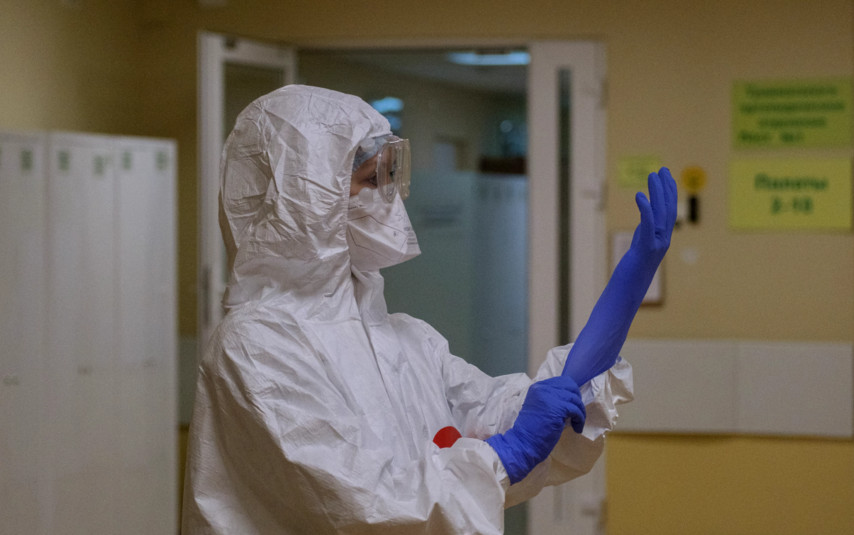 Медицинские халаты и экспресс-тесты для выявления COVID-19 доставили в Газимуро-Заводскую больницу
