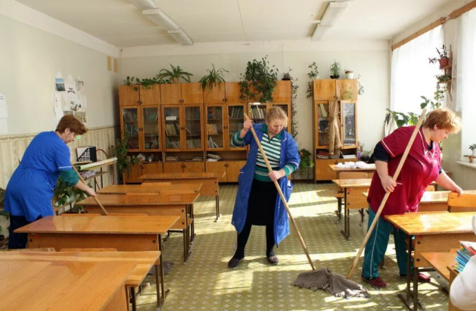 Техничкам в сельской школе Забайкалья выплатили 700 тыс. руб. долга по зарплате