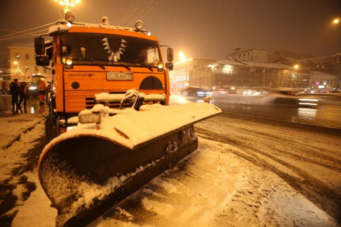 10 машин задействовано для уборки выпавшего ночью снега в Чите