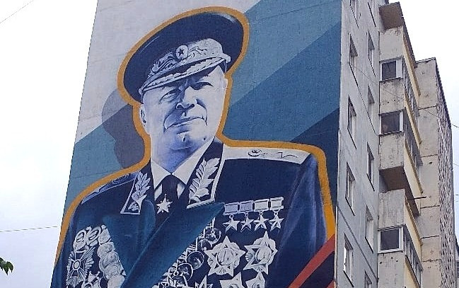 Граффити с портретом маршала Жукова полностью готово в Чите