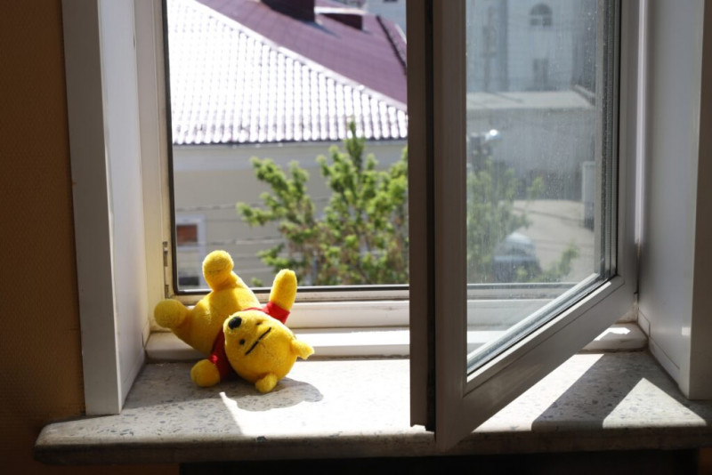 ребёнок выпал из окна в Чите